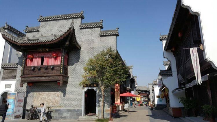 天骄航空“十四冬号”冠名飞机正式亮相